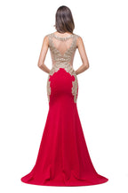 Robe de soirée rouge sirène à col en V et appliques
