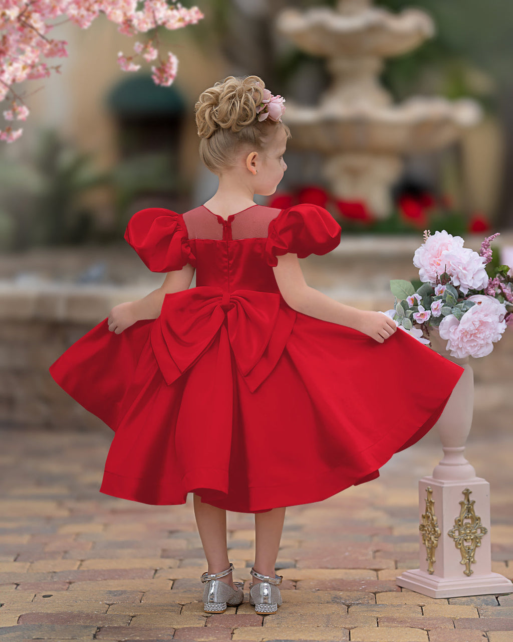 Vestido de princesa/vestido de princesa de satén hasta la rodilla para niña de las flores 