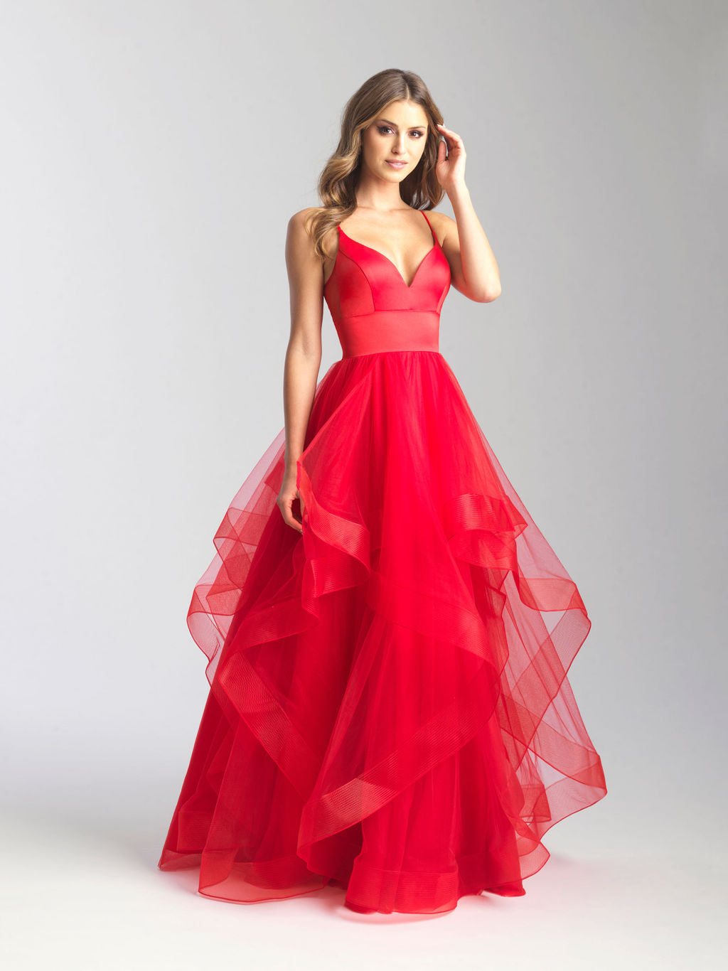 Vestido de fiesta largo con espalda descubierta y tul VMP39