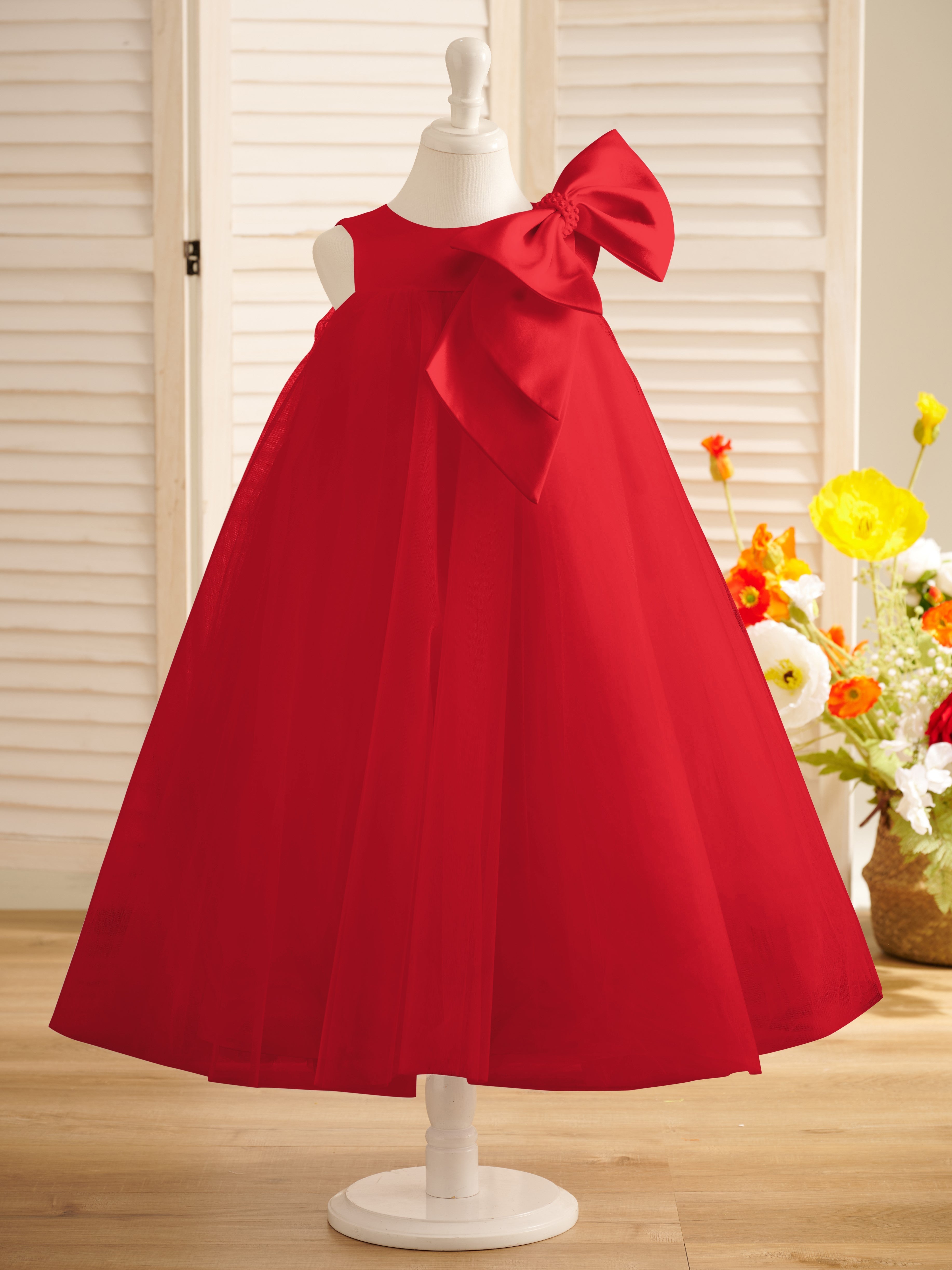 Vestido de niña pequeña de las flores, corte en A, con gran lazo y tul, hasta la rodilla. 