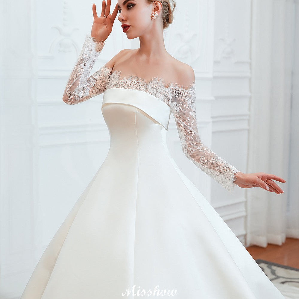Vestido de novia de satén y encaje romántico estilo princesa | Vestido de novia corte A con cola catedral