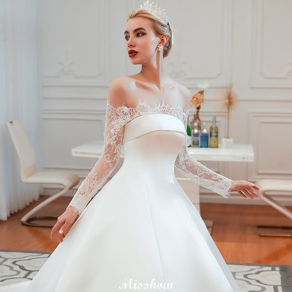 Vestido de novia de satén y encaje romántico estilo princesa | Vestido de novia corte A con cola catedral