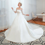 Vestido de novia de satén y encaje romántico estilo princesa | Vestido de novia corte A con cola catedral