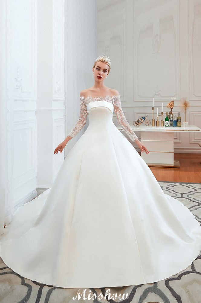 Vestido de novia de satén y encaje romántico estilo princesa | Vestido de novia corte A con cola catedral