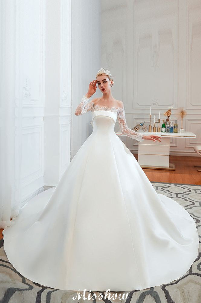 Vestido de novia de satén y encaje romántico estilo princesa | Vestido de novia corte A con cola catedral