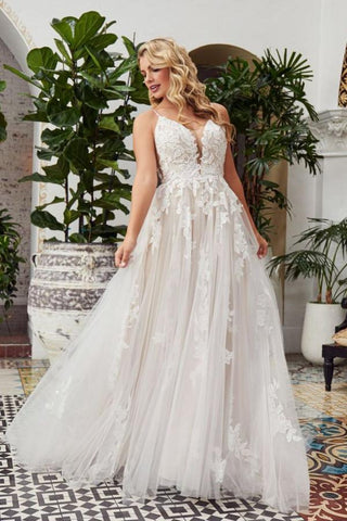 Vestido de novia romántico largo de corte A con escote en V, encaje y tul, espalda descubierta