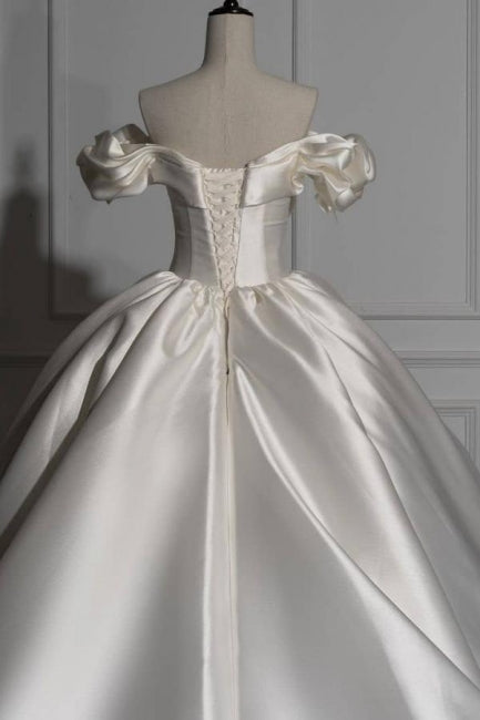 Robes de mariée romantiques en satin à épaules dénudées