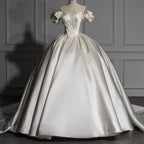 Robes de mariée romantiques en satin à épaules dénudées
