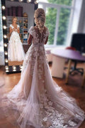 Robe de mariée romantique sans manches, coupe trapèze, en dentelle florale 3D et tulle. 