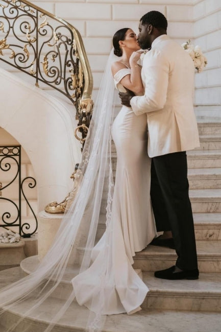 Robe de mariée sirène en satin à fines bretelles et manches courtes, style romantique