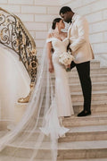 Robe de mariée sirène en satin à fines bretelles et manches courtes, style romantique