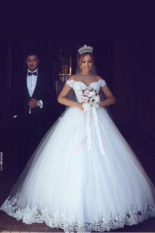 Vestidos de novia largos, románticos, blancos, de corte A, con escote corazón y hombros descubiertos, con encaje.