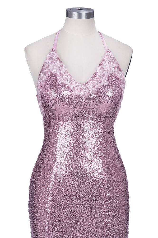 Robe de bal sirène rose poudré à fines bretelles spaghetti et col en V