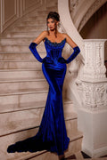 Robe de soirée sirène longue sans manches en velours bleu royal ornée de perles