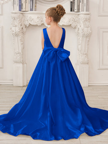 Robe de demoiselle d'honneur princesse sans manches en satin, coupe trapèze, avec traîne et nœud. 