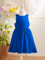 Elegante vestido de niña de las flores de satén con corte en A, espalda en V y lazo, hasta la rodilla 