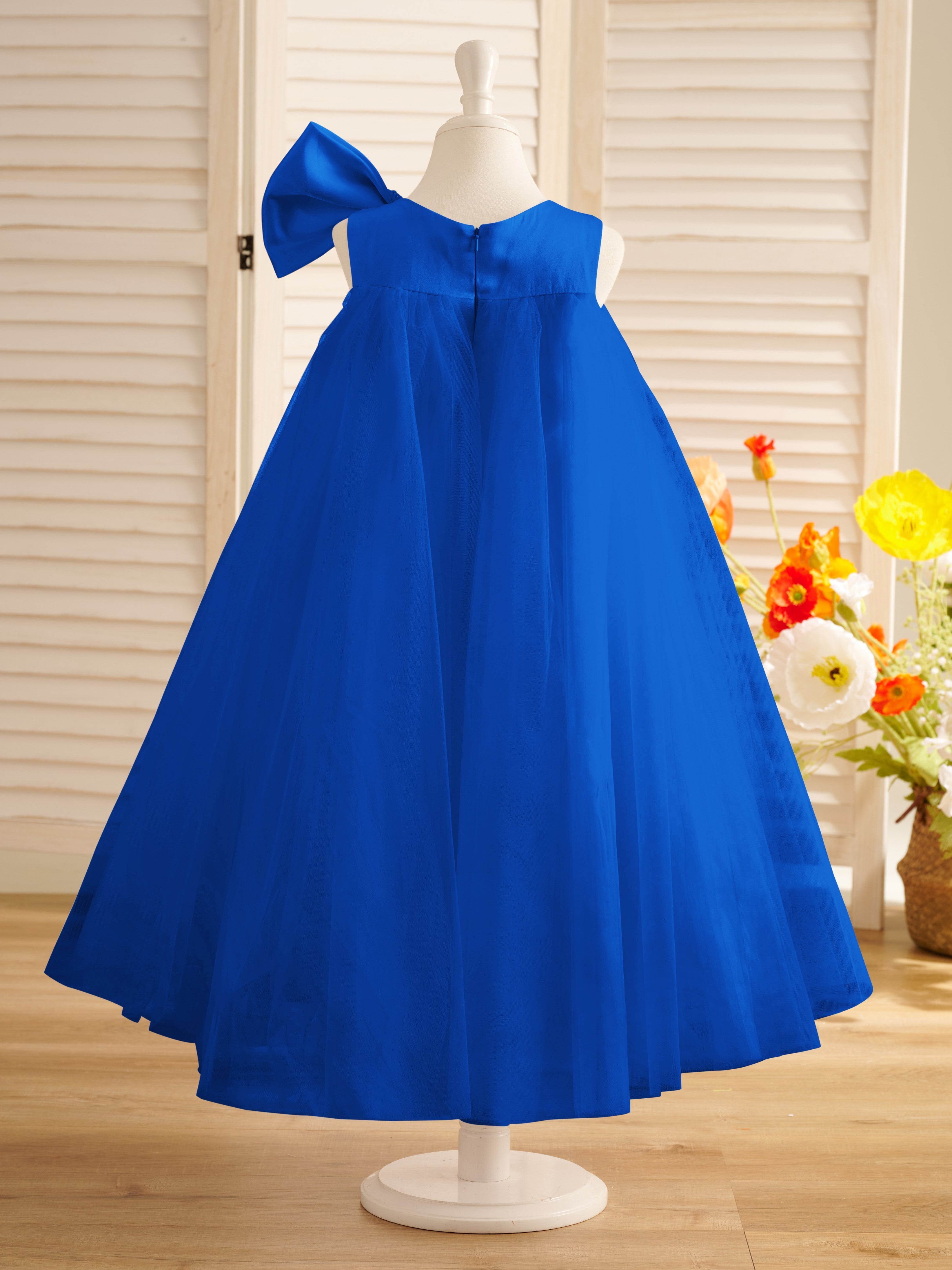 Vestido de niña pequeña de las flores, corte en A, con gran lazo y tul, hasta la rodilla. 