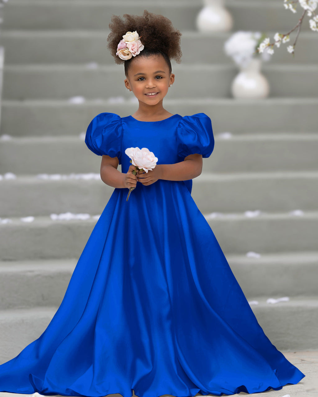 Vestido de niña de las flores con mangas abullonadas, lazo, botones en la espalda y cola de barrido 