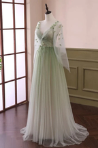 Sabina | Robe de bal en tulle trapèze à manches longues couleur sauge avec appliques