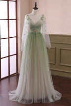 Sabina | Robe de bal en tulle trapèze à manches longues couleur sauge avec appliques