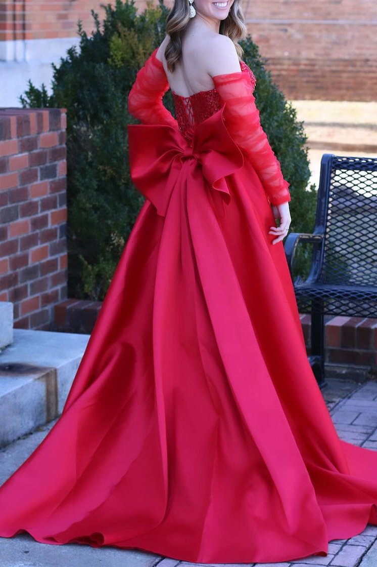 Sabriel | Vestido largo de fiesta rojo con escote corazón, satén, cuentas y abertura