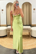 Sahara | Robe de bal fourreau verte en satin à fines bretelles et appliques