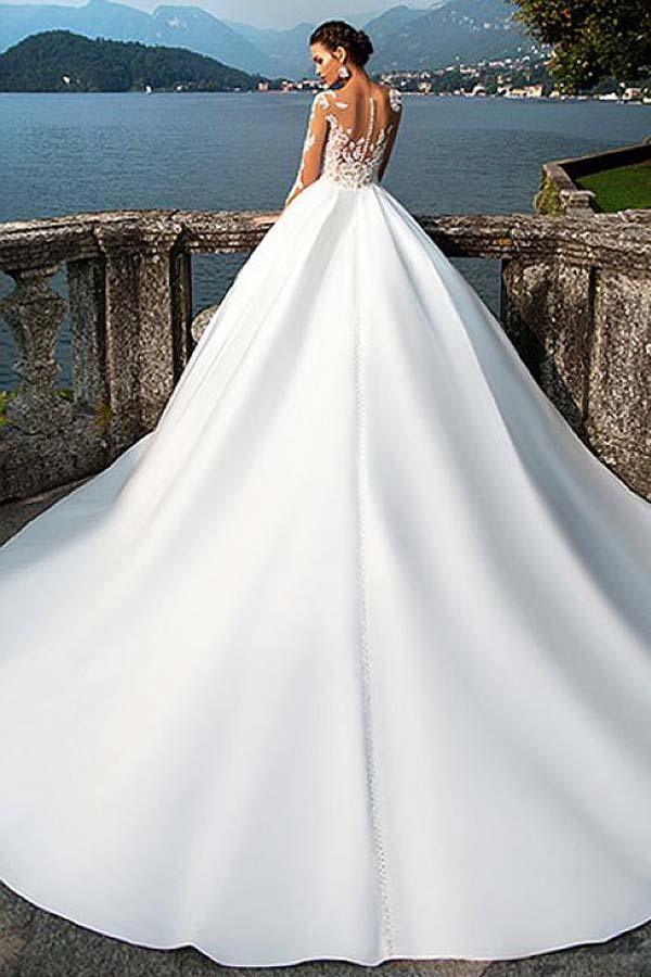 Robe de mariée trapèze en satin à encolure bateau et applications de dentelle WD192