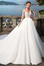 Robe de mariée trapèze en satin à encolure bateau et applications de dentelle WD192