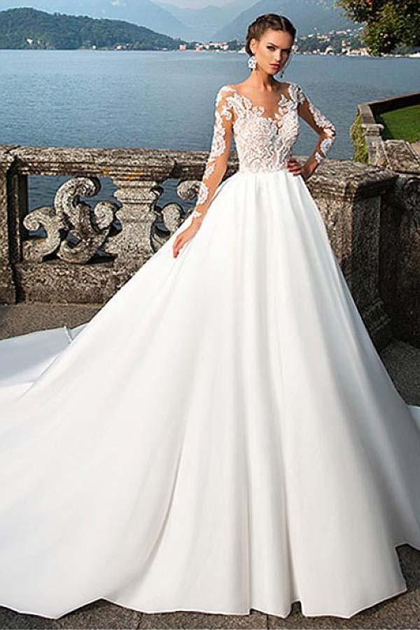 Robe de mariée trapèze en satin à encolure bateau et applications de dentelle WD192