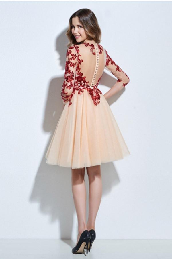 Vestido de cóctel hasta la rodilla con escote redondo, mangas tres cuartos, apliques y lentejuelas PG118