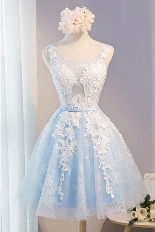 Robe de soirée courte en tulle à col rond avec applications de dentelle PG137