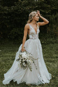 Robe de mariée de plage en tulle ivoire transparent et dentelle, col en V et dos en V WD419