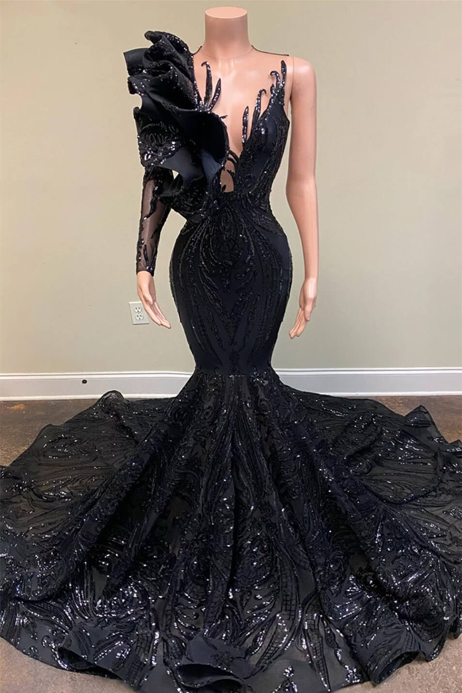 Sequined Black Scoop Neck Long Sleeve Mermaid Prom Dresses