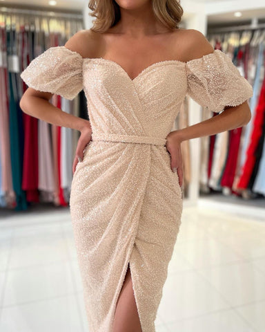 Robe de bal courte à paillettes, robe fendue, épaules dénudées