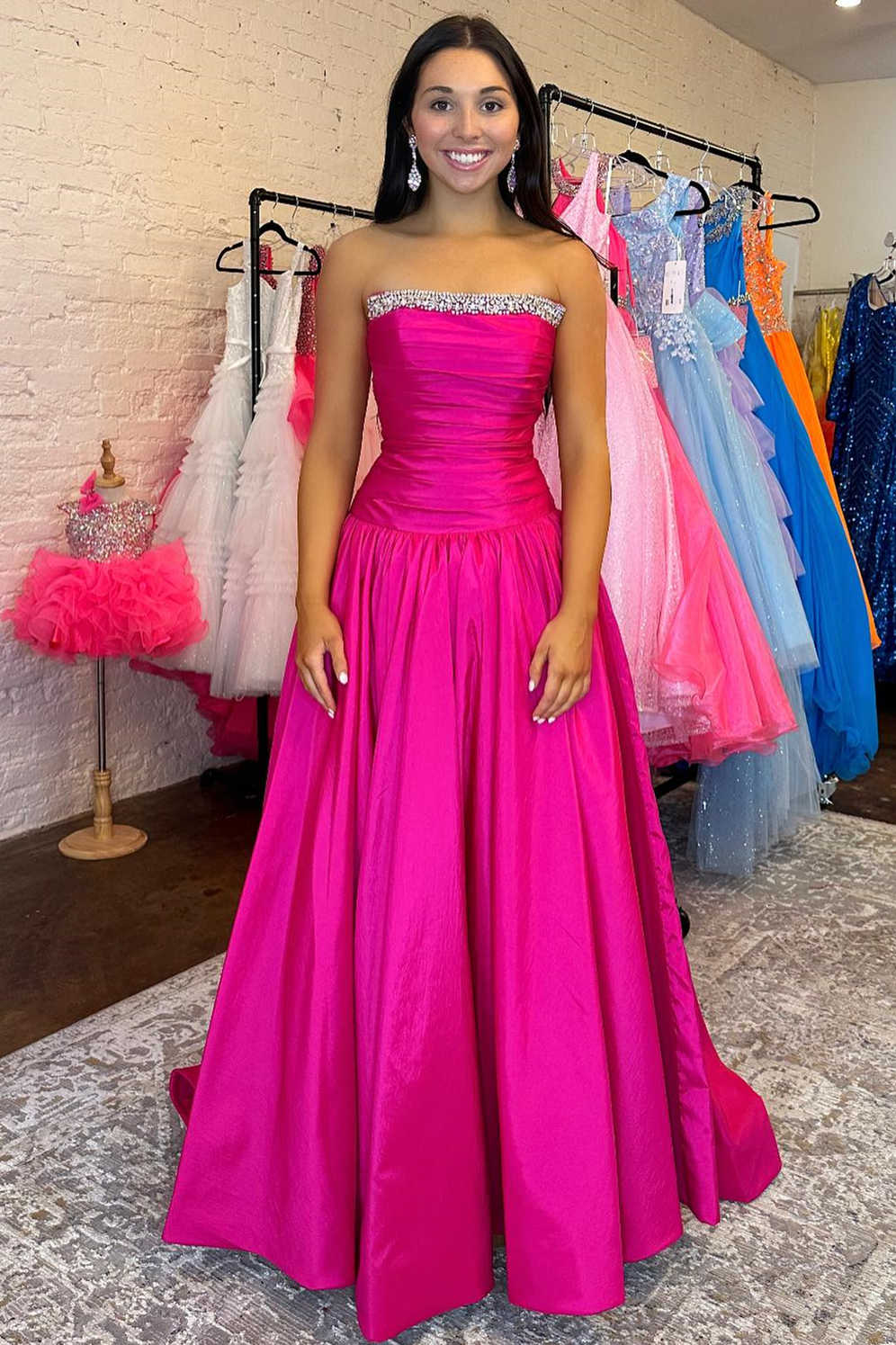 Seraphia | Vestidos largos de fiesta corte A, fucsia, sin tirantes y con cuentas