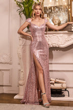 Robe de bal longue ornée de perles