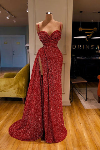 Robe de bal longue et sexy à bretelles spaghetti et paillettes avec fente