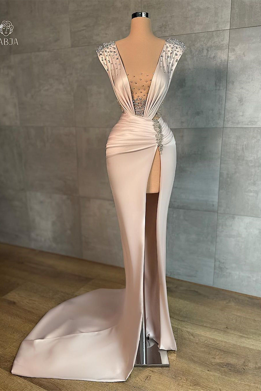 Robe de bal sirène sexy longue à col en V fendue sur le devant et ornée de strass