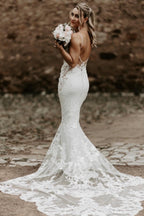 Vestido de novia sirena largo, sexy, blanco, con tirantes finos, espalda descubierta y encaje.