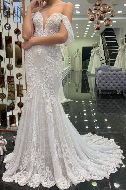 Vestidos de novia de sirena sin mangas, sexis, con hombros descubiertos, encaje y cola de cepillo. 