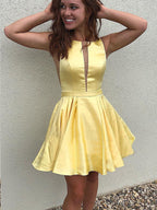 Robe de bal sexy courte à bretelles et décolleté en V en satin dos nu