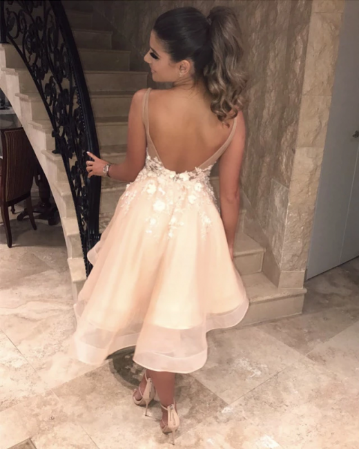 Robe de bal sexy à fines bretelles et décolleté en V | Robe de bal courte chic à appliqués floraux