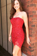 Robe de bal courte rouge moulante sans bretelles en dentelle, modèle PD394
