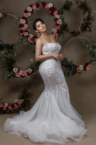 Vestido de novia sirena de encaje sin mangas con escote corazón y apliques