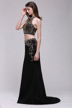 Robe de bal deux pièces noire fourreau à col halter ornée de cristaux