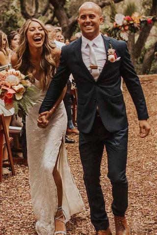 Vestido de novia de encaje, espalda descubierta, escote redondo, sin mangas, abertura y cola corta WD258