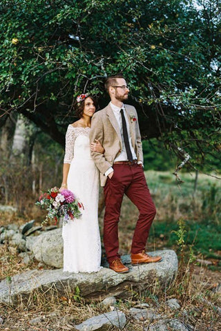 Robe de mariée blanche fourreau à épaules dénudées et traîne balayée, manches longues WD535