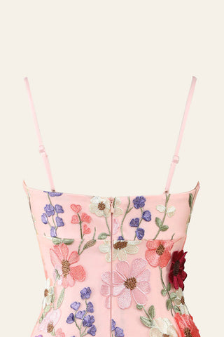 Vestido de fiesta de bienvenida con tirantes finos y flores en 3D