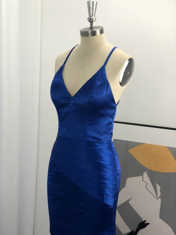 Robe de bal fourreau sans manches à col en V et froncée en satin tissé élastique