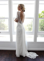 Robe de mariée fourreau/colonne en dentelle avec manches longues et dos nu WD487